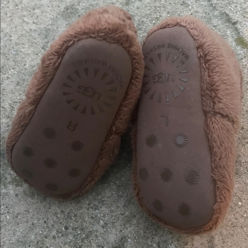 UGG Baby Bixbee Chestnut Fuzzy Velcro Slipper Bootie Shoe Baby Size 04/05